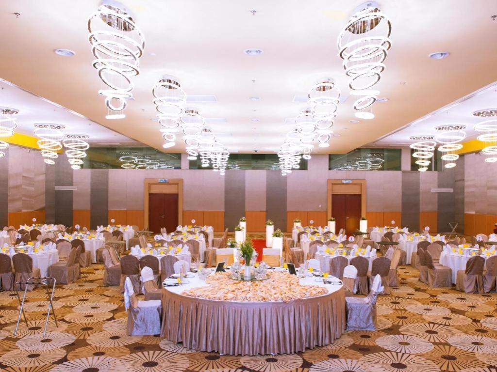 Palm Seremban Hotel Екстер'єр фото